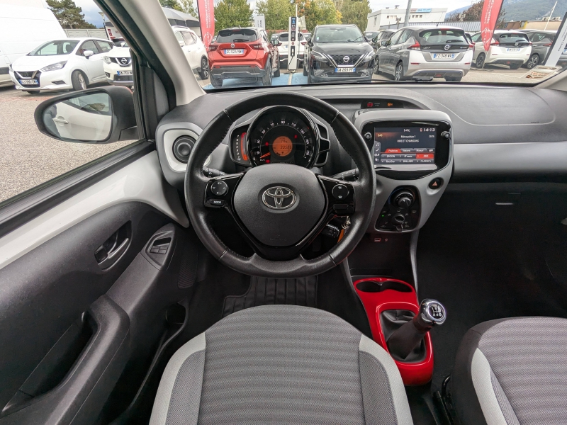 TOYOTA Aygo d’occasion à vendre à ANNEMASSE chez SEGNY AUTOMOBILES (Photo 8)